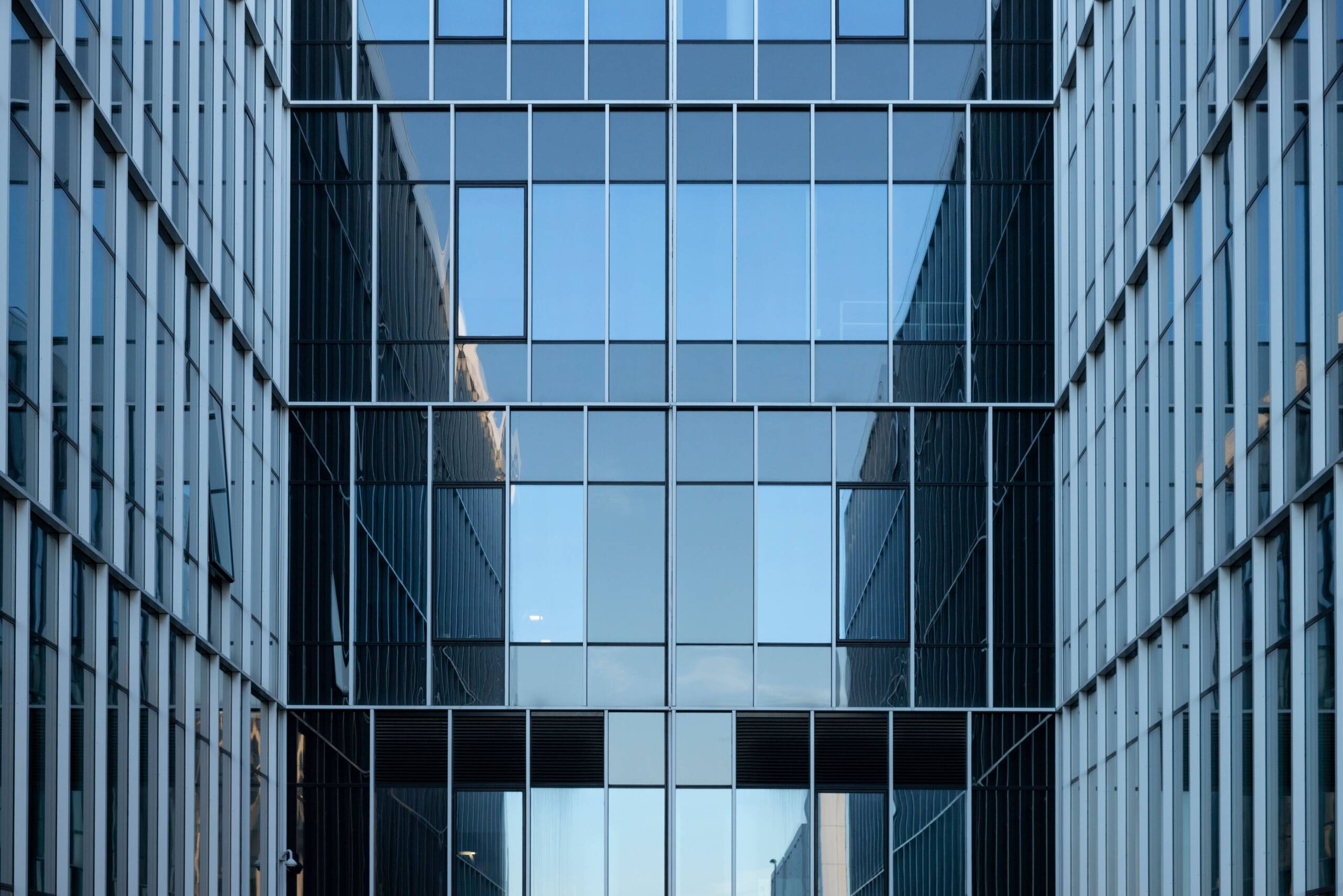 Bay Area office building with curtain wall and storefront glazing installed by Insight Glass